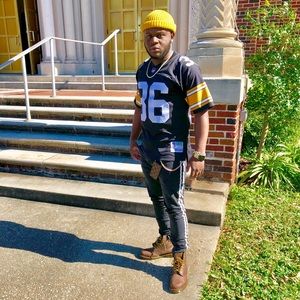 Meet your Posher, Derrick